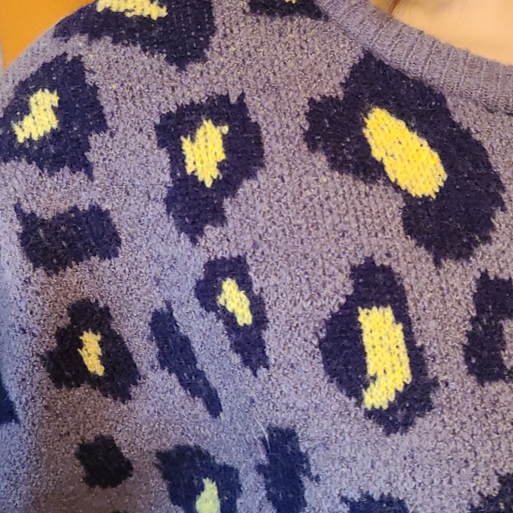 THML Sweater - Picture 7 of 16